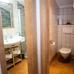 Appartement-gaestehaus Ursula דירה