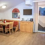 Appartement-gaestehaus Ursula Lägenhet *