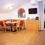 Appartement-gastehaus Ursula Apartment Flachau