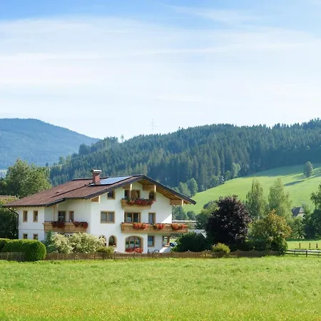 Appartement-gaestehaus Ursula 公寓 *