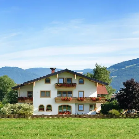 Appartement-gaestehaus Ursula Апартаменты *